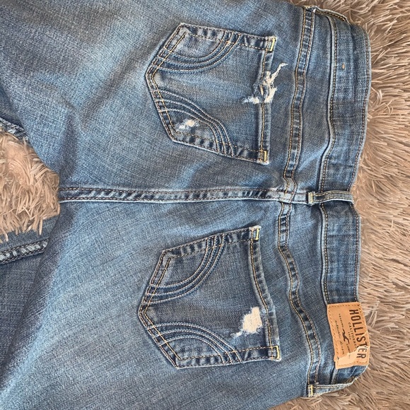Hollister Distressed Skinny Jeans - Picture 3 of 7
